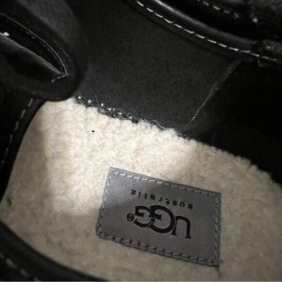 UGG Australia Mens Black Garrick Decorative Leather Welt  display picture 2